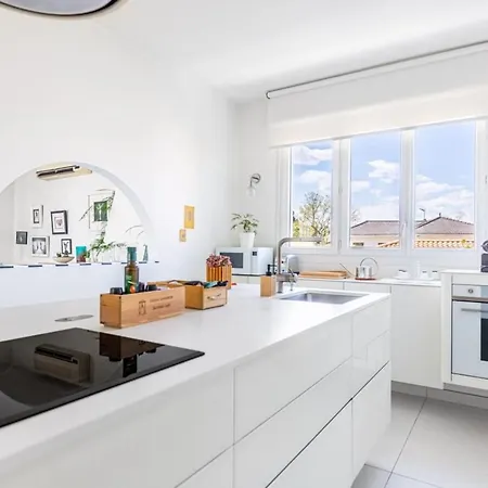Guestready - White With Private Pool Apartment