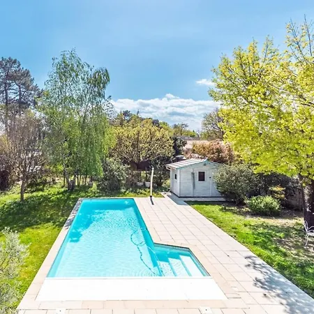 Guestready - White With Private Pool